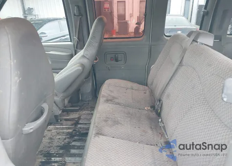 2004 Chevrolet Express from USA, damaged, VIN 1GAGG25U241167552